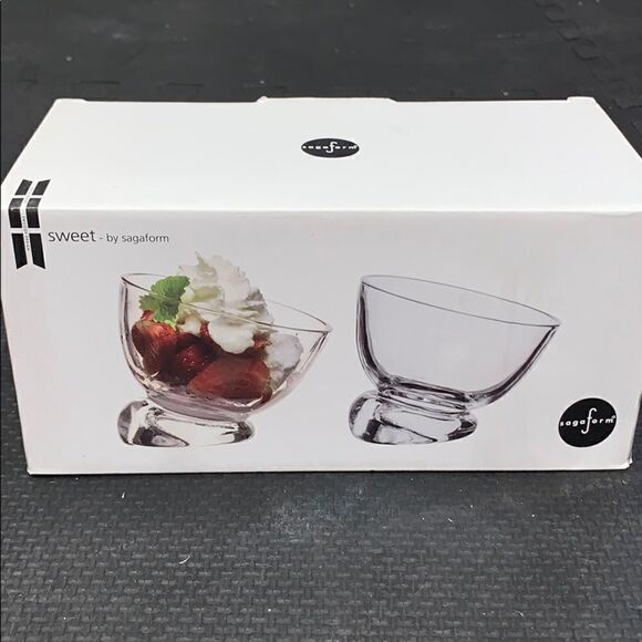 NWT 2 pack of Sweet Servings Glass Bowls - Picture 1 of 2